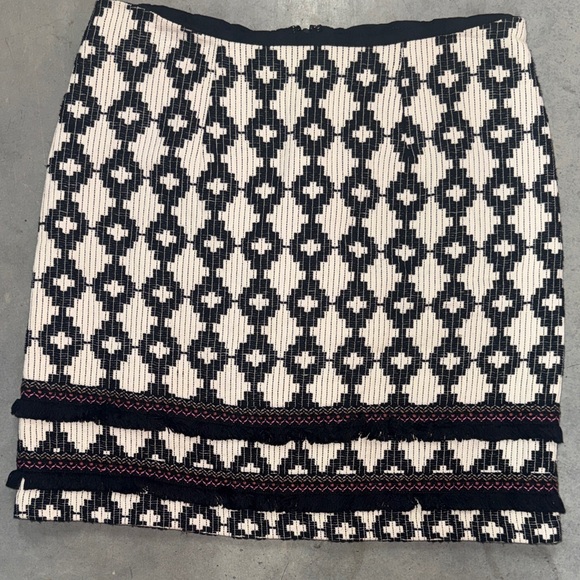 Merona Dresses & Skirts - Merona Black and Cream Geometric Knit Pencil Skirt with Trim